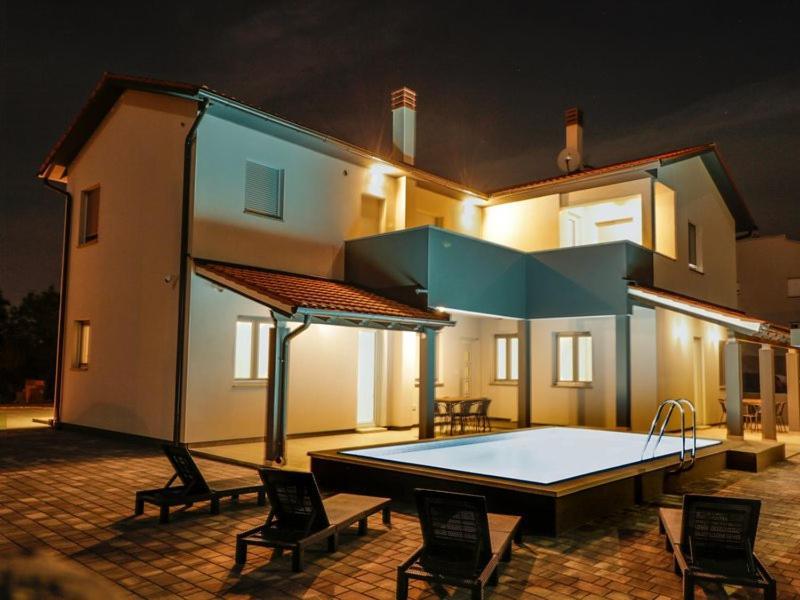 4 Stars Apartments-Pikula Fažana Exteriér fotografie